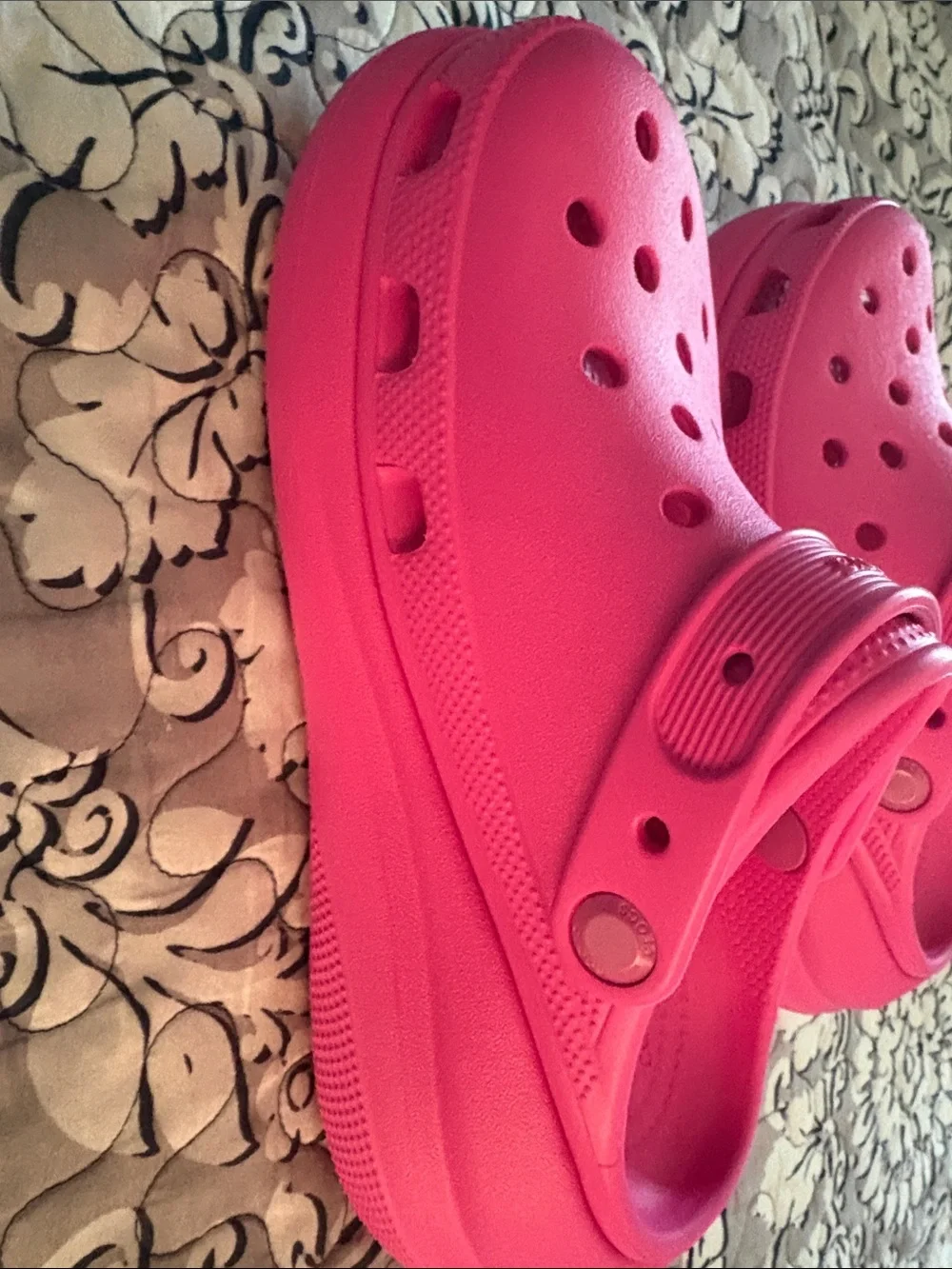 Size 7, women’s five men, hot pink CROCS classic crush clogs platform